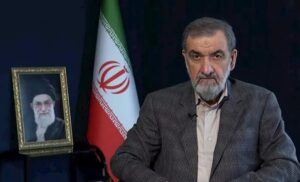 مستشار المرشد الإيراني لواشنطن: استعدوا لنهاية مأساوية لسفنكم الحربية
