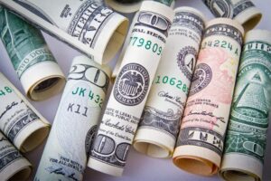استقرار سعر الدولار في البنوك اليوم السبت
