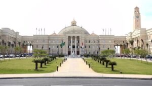 جامعة القاهرة الأهلية تعزز الوعي بالأمن الرقمي بندوة توعوية