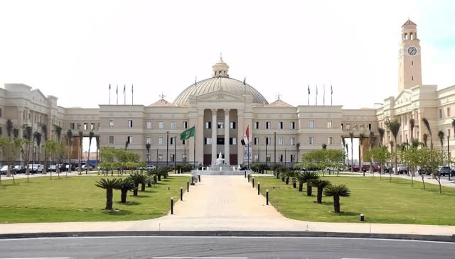 جامعة القاهرة الأهلية تعزز الوعي بالأمن الرقمي بندوة توعوية