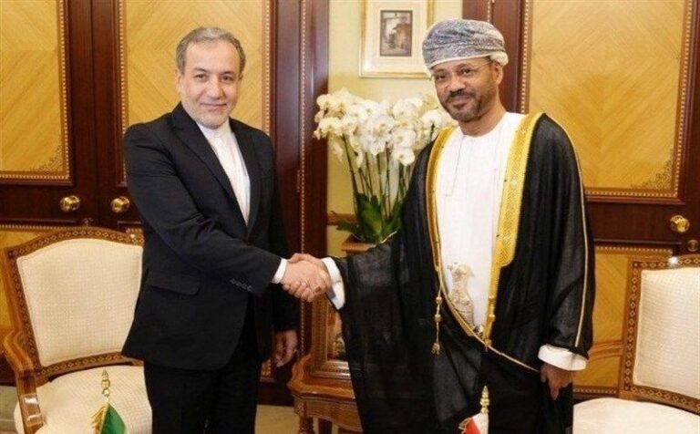 مسقط وطهران تناقشان مستقبل التفاوض مع الولايات المتحدة