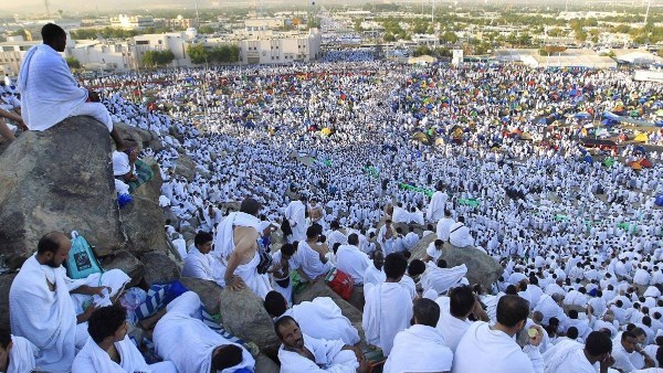 «الكود التعريفي» يضبط منظومة الحج.. بوابة إلكترونية موحدة تمنع العشوائية وتؤمن رحلة الحاج من التسجيل حتى العودة