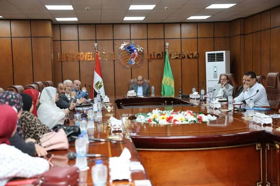 محافظ المنيا يبحث مع نواب البرلمان ملف تطوير منظومة التعليم ومطالب المعلمين المتعاقدين