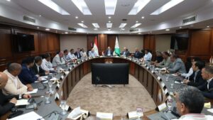 محافظ الجيزة يجتمع لمناقشة استعدادات عيد الأضحى المبارك