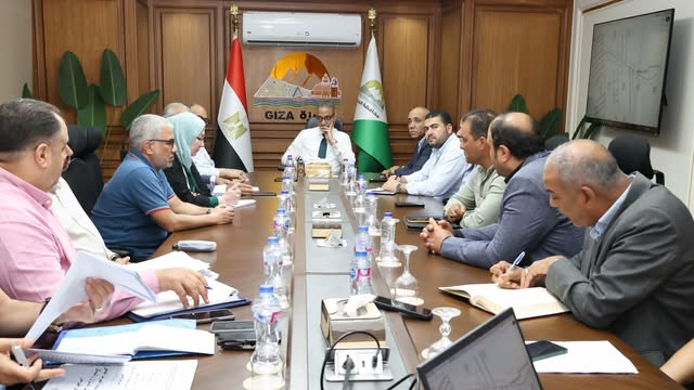 محافظ الجيزة يترأس اجتماع أعمال تطوير محيط “محور عمرو بن العاص”