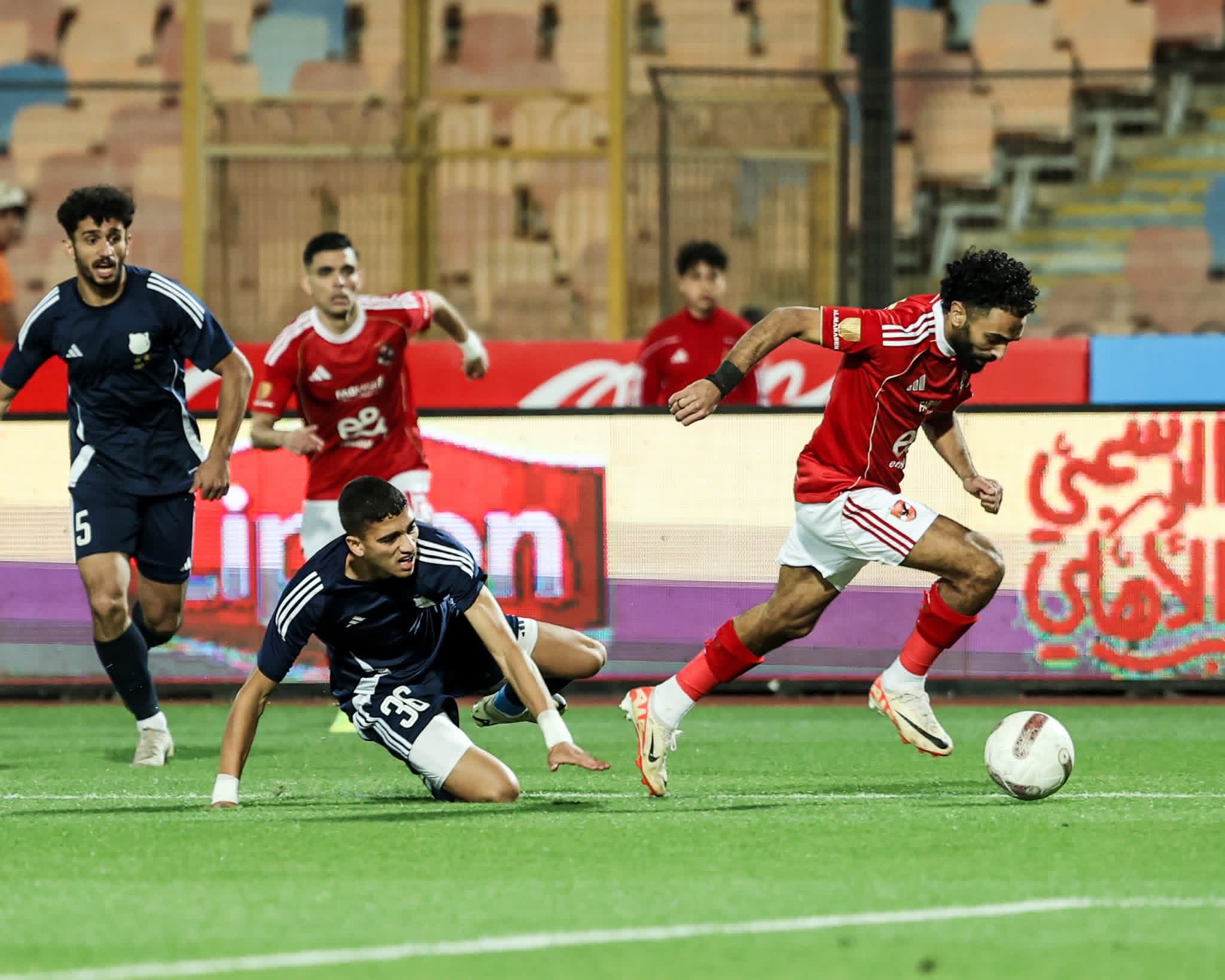 الأهلي يفوز على إنبي بثلاثية في الدوري