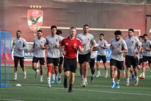 تريزيجيه يقود هجوم الأهلي أمام المصري 