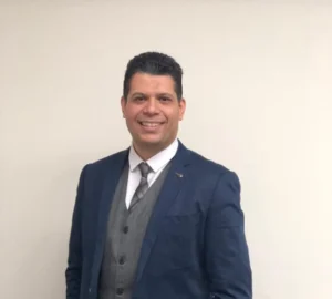 د “عبد الحميد إمام”: إنتهاء التوترات بالمنطقة والمضي بالطروحات الحكومية محفزات قوية لبلوغ البورصة قمم قياسية 