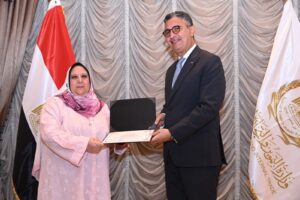وزير التموين يكرم الفائزين بجائزة مصر للتميز الحكومي في دورتها الرابعة لفئة مراكز خدمة المواطنين المطورة