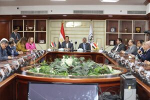 وزير الاتصالات يبحث مع محافظ بني سويف آليات تعزيز التعاون في مجالات التحول الرقمي بالمحافظة