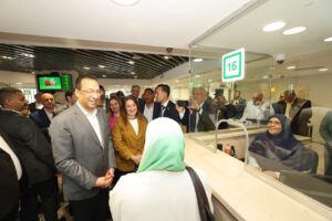 وزير الاتصالات يفتتح مكتب بريد بني سويف بعد تطويره