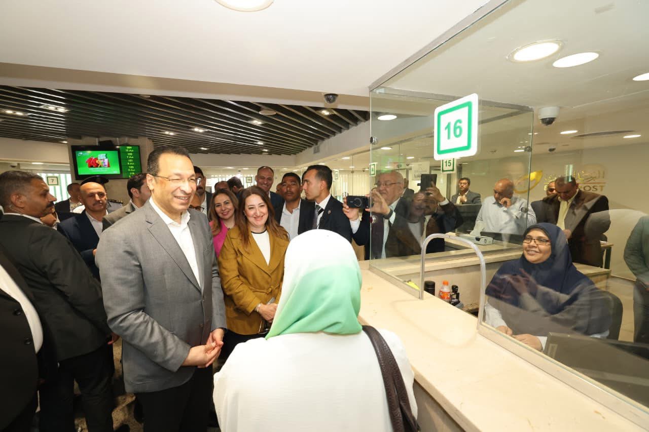 وزير الاتصالات يفتتح مكتب بريد بني سويف بعد تطويره