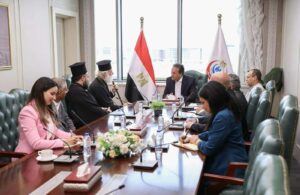 لإنشاء مستشفى بالإسكندرية.. وزير الصحة يستقبل بابا الروم الأرثوذكس 