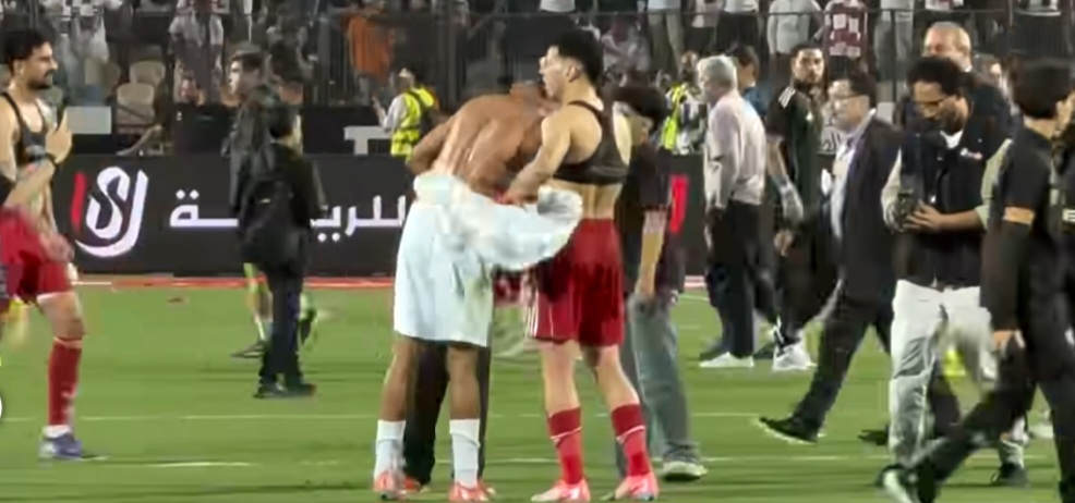 غضب في الزمالك بسبب لقطة تبديل التيشرت مع إمام عاشور 