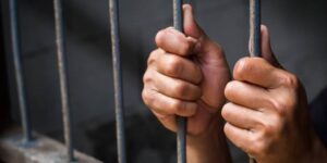 3 سنوات سجن لعاطل بتهمة حيازة سلاح وإطلاق النار بشكل عشوائي فى السلام
