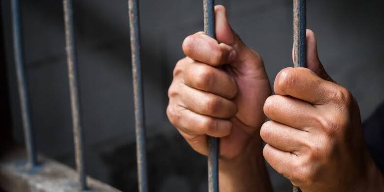 3 سنوات سجن لعاطل بتهمة حيازة سلاح وإطلاق النار بشكل عشوائي فى السلام