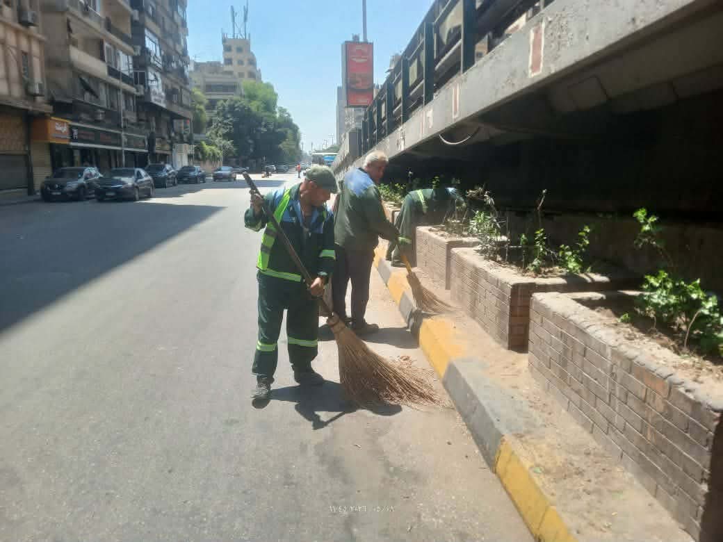 الجيزة تطلق حملات نظافة موسعة يوم الجمعة لرفع كفاءة الشوارع والمحاور
