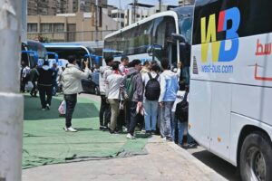 بدء تحرك أتوبيسات جماهير الزمالك إلى استاد برج العرب لمؤازرة الفريق أمام سموحة