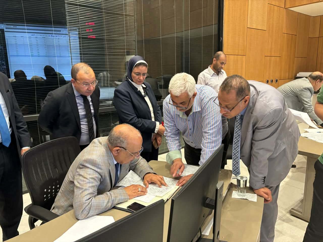 خلال جولة في “القومي للتحكم فى الطاقة”.. وزير الكهرباء يتابع سير العمل والتنسيق لتأمين الشبكة الموحدة 