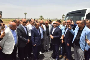 وزير النقل ومحافظ أسيوط يشهدان التشغيل التجريبي للمرحلتين من محور ديروط