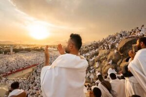 الحج لغير القادر بدنيًا.. متى تجوز الإنابة وما شروط الوجوب؟