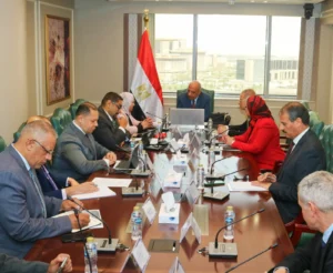 وزير الكهرباء والبنك الدولي يبحثان تعزيز الشراكة في دعم وتقوية الشبكة الموحدة