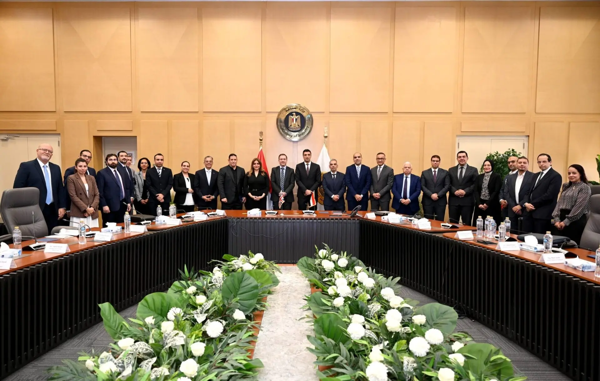 وزارة الصناعة تستضيف مائدة مستديرة للشركات البريطانية العاملة في مصر