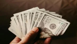 أسعار الدولار في مصر اليوم الإثنين