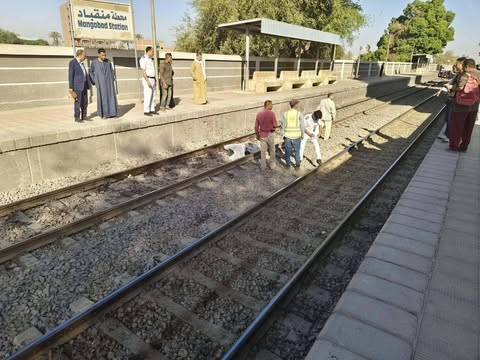 أثناء العبور..وفاة فتاة إثر اصطدامها قطار بمزلقان منقباد بأسيوط