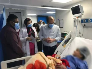 جولة تفقدية لنائب وزير الصحة بالبحر الأحمر لمتابعة جودة الخدمات الطبية