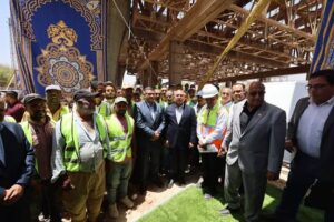 وزير النقل يشهد التشغيل التجريبي لكوبري أعلى مزلقان أبو شوشة بقنا