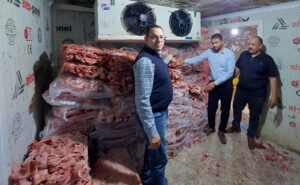 الجيزة تضرب بيد من حديد: ضبط 3 أطنان دواجن فاسدة و1057 بطاقة تموينية و102 شيكارة دقيق مدعم خلال يومين