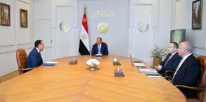 الرئيس السيسي يجتمع مع رئيس الوزراء ووزير التعليم العالي