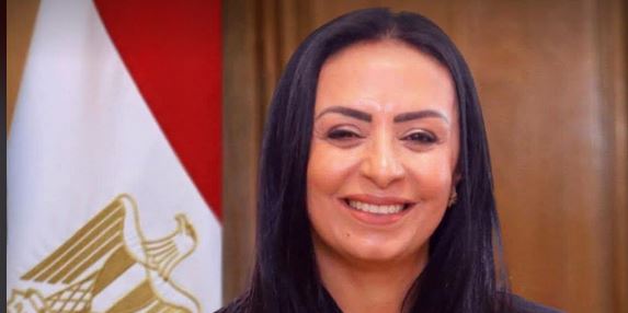وزيرة التضامن تتابع هاتفيًا أوضاع حجاج الجمعيات الأهلية أثناء الوقوف بعرفات