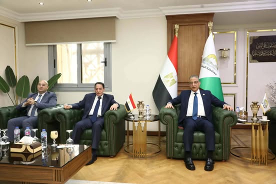 محافظ الجيزة يستقبل مساعد وزير الداخلية لقطاع أمن الجيزة للتهنئة بمناسبة عيد الأضحى المبارك