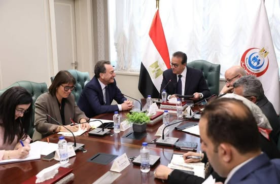 وزير الصحة والسفير الفرنسي يبحثان تعزيز علاج أطفال فلسطين المصابين بالأورام