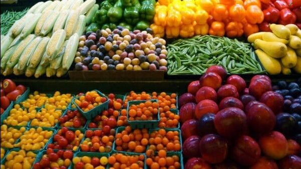 استقرار أسعار الخضروات والفاكهة بالأسواق