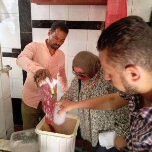 إعدام ربع طن أغذية فاسدة وتحرير 48 محضرًا متنوعًا وغلق منشأة مخالفة بالمنيا