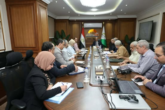محافظ الجيزة يتابع معدلات تنفيذ مشروعات الصرف الصحي بعدد من المراكز