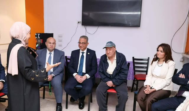 محافظ الجيزة يشارك فتيات مؤسسة الرعاية بإمبابة فرحة عيد الأضحى المبارك