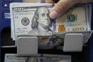 الدولار يتحرك بحذر.. أسعار العملة الأمريكية في مصر اليوم الخميس