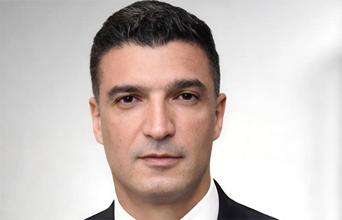 وزير الصناعة يصدر قراراً باعتماد اشتراطات تراخيص مصانع مستحضرات التجميل المعدلة