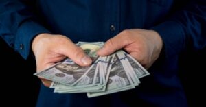 استقرار الدولار وتحركات جديدة في سوق الصرف في مصر اليوم السبت