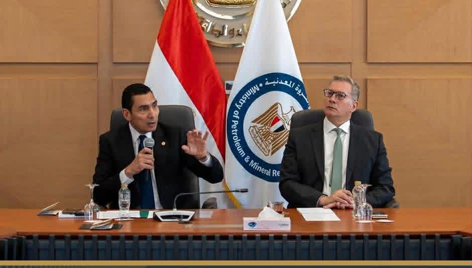 بمشاركة توتال انرجيز.. وزيرا البترول والشباب يعقدان مائدة مستديرة لتمكين الكوادرالشابة بقطاع الطاقة