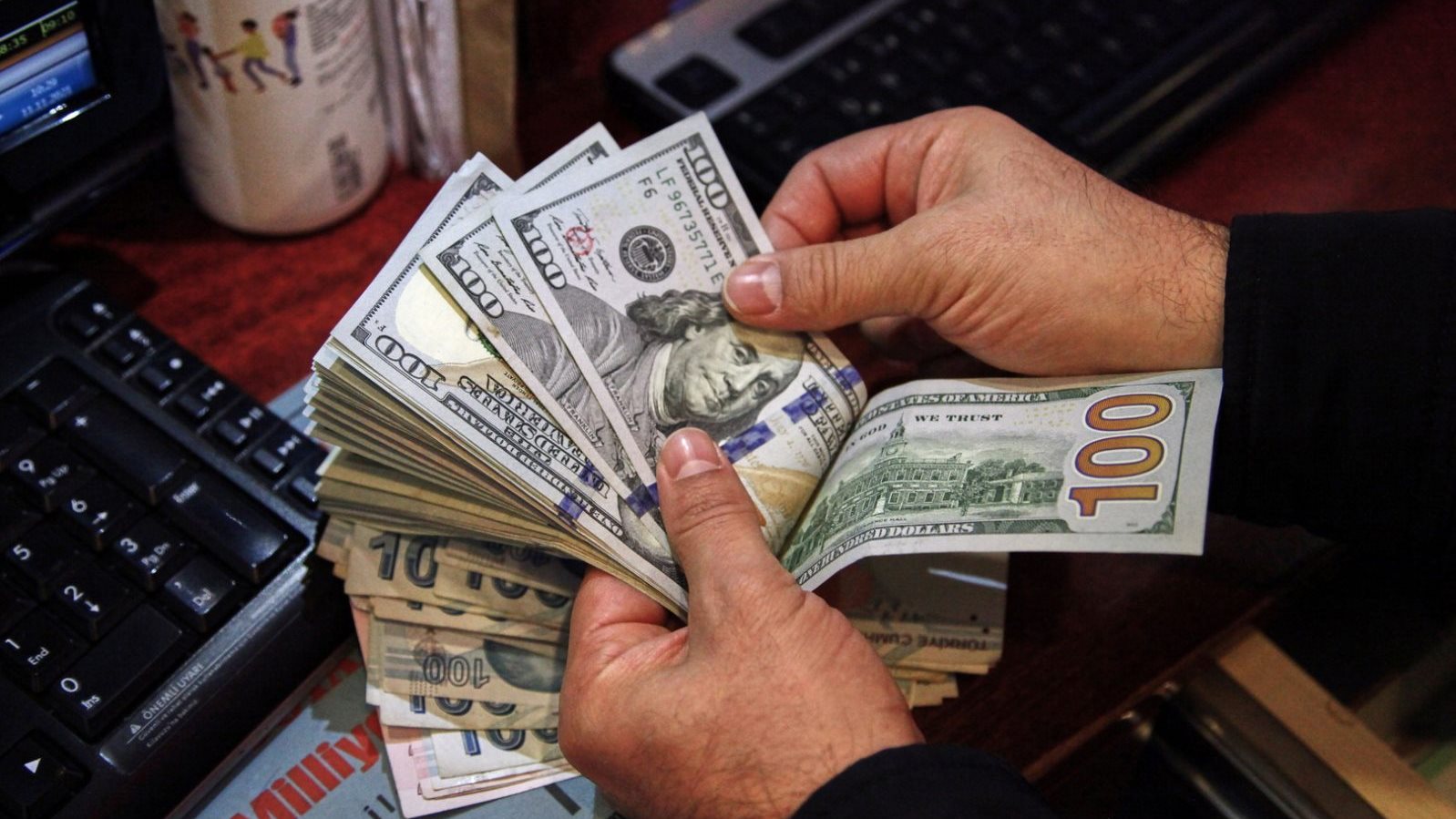 أسعار الدولار في مصر اليوم الجمعه