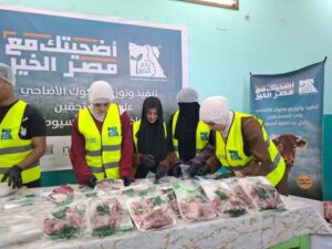 في ثاني أيام عيد الأضحى.. ذبح وتوزيع لحوم 42 عجلًا بأسيوط