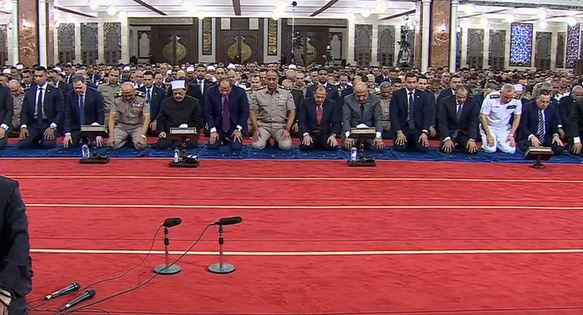 بحضور الرئيس السيسي.. وزير الأوقاف يؤم المصلين في صلاة عيد الأضحى المبارك
