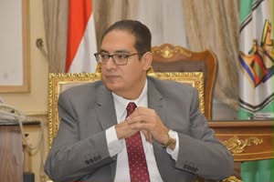 رئيس جامعة القاهرة يقرر صرف مكافأة إجادة بقيمة 2000 جنيه للعاملين والهيئة المعاونة
