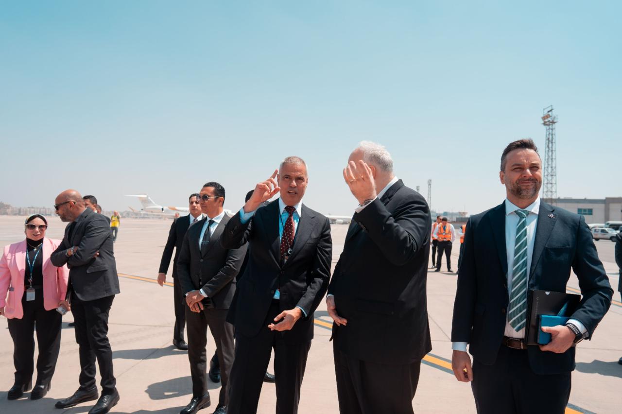 رئيس تحالف ستار العالمي يشيد بخطة تحديث أسطول مصر للطيران ويشهد وصول ثالث طائرات B737-8 MAX