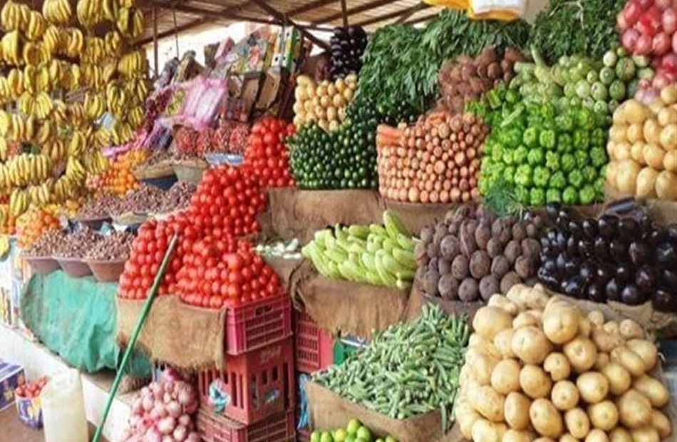 استقرار أسعار الخضروات وانخفاض الفاكهة بالأسواق اليوم